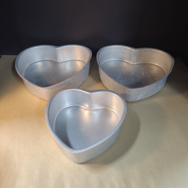 Set of 3 Heart Shaped Baking Pans
