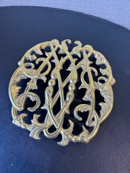 (A) Virginia Metalcrafters 1950 Brass Colonial Williamsurg Cypher Trivet