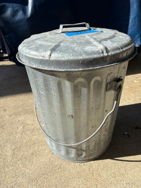 Galvanized Trash Can w/Handle and Lid