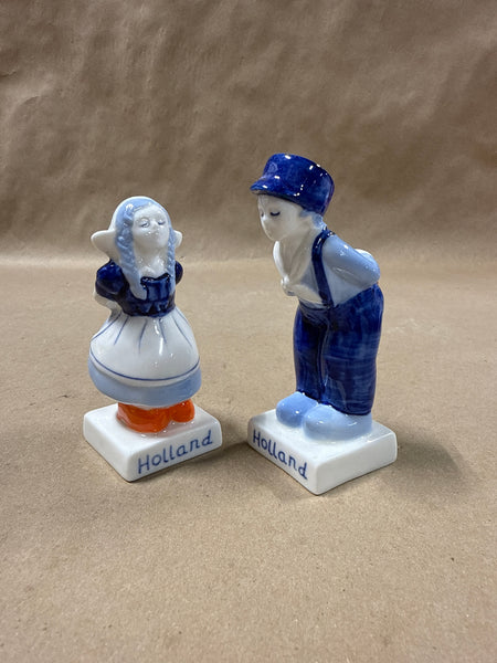 (A) Holland Delft Blue Man And Woman Salt And Pepper Shakers
