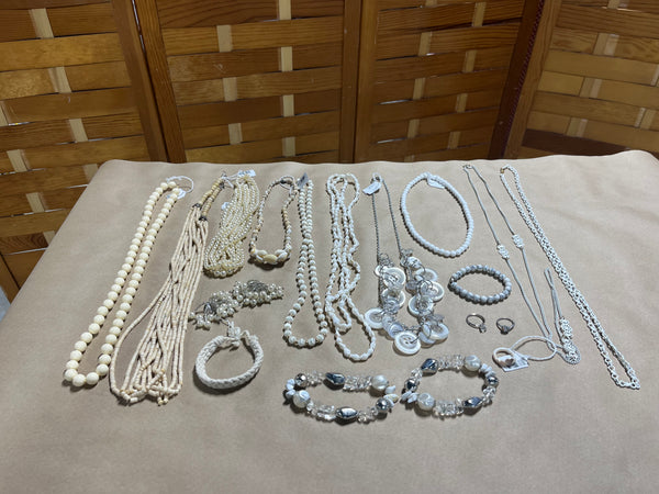 D-Jewelry Grab Bag, 15+ pieces of assorted jewelry items, FINAL SALE