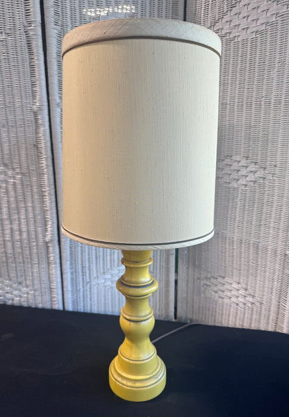 Yellow Wooden Vintage Table Lamp (WORKS)