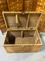 B-Wicker Trunk
