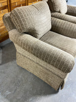 Kravet Furniture Inc. Pair of Upholstered Chairs***HEAVY ITEM***