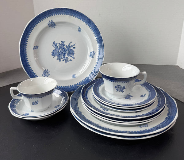13-Piece Wedgwood England Georgetown Collection Springfield China Set
