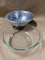 Covered Buenilum Casserole With 2QT Pyrex Dish