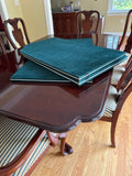 Drexel Dining Table with 2 Leaves, Table Pads and 8 Chairs***HEAQVY ITEM***READ DETAILS ON PICK UP POLICY***