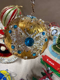 Small Lot Of Vintage Ornaments