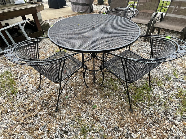 Metal Patio Table with (3) Chairs