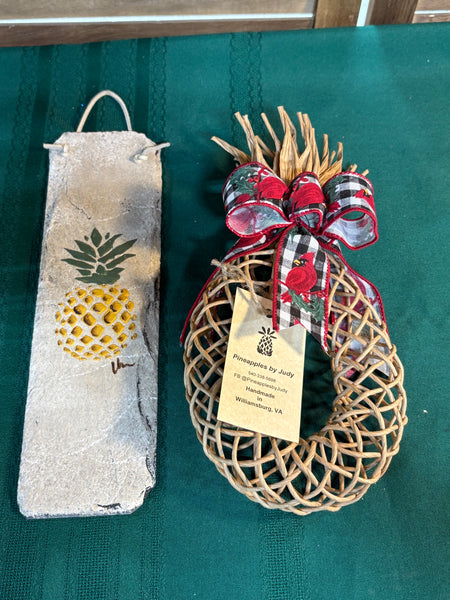 Pineapple Wreath and Hand Painted Pineapple Wall Slate
