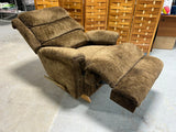 La-Z-Boy Brown Recliner***HEAVY ITEM***READ DETAILS ON PICK UP POLICY