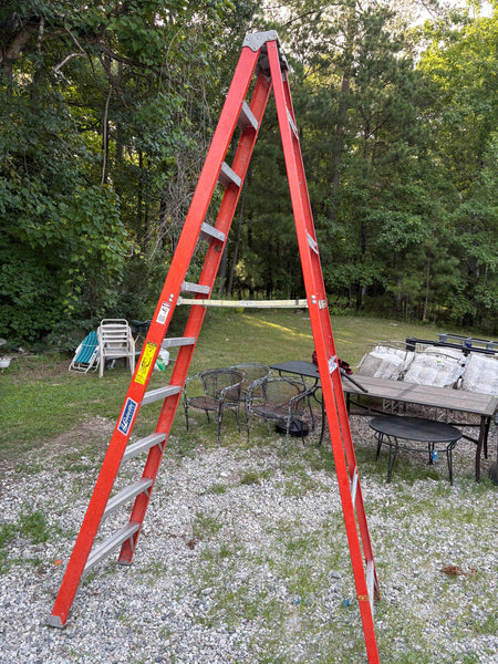 Louisville 10’ Ladder, Fiberglass and Aluminum
