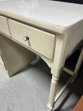 Ethan Allen Desk***HEAVY ITEM***READ DETAILS ON PICK UP POLICY***