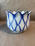 Andrea By Sadek Williamsburg Blue And White Tulip Shaped Planter