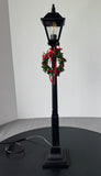 Byers Choice Carolers Electric Lamp Post (WORKS)