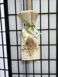 Mary Lake-Thompson Ltd. Beehive Two Flour Sack Kitchen Towels, Tags Still On