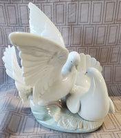 Lladro Love Nest 6291 Figurine