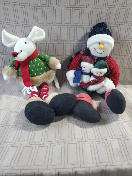 (B) Pair of Stuffed Christmas Dolls