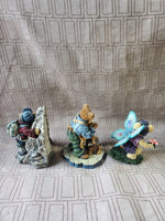 (A) 3 Piece Lot of Assorted Boyd's Bear Figurines