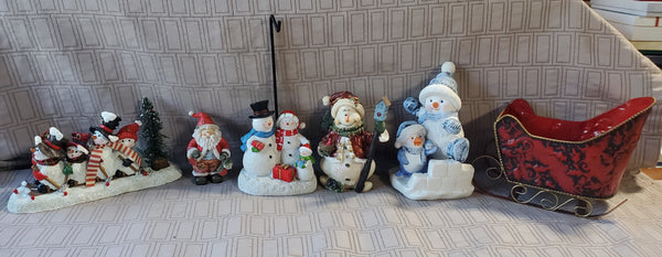 (B) Christmas Decor Lot