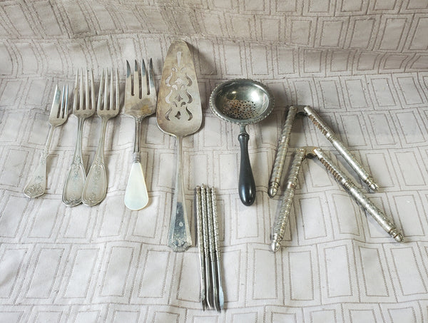 Lot of Assorted Kitchen Utensils