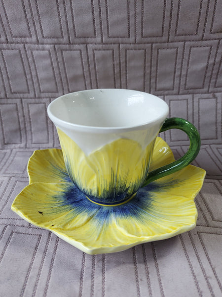 (B) Vietri Made in Italy Yellow Flower Teacup and Saucer Set