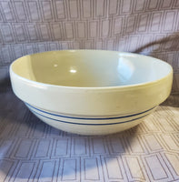 Vintage Set of Marshall Pottery Nesting Mixing Bowls