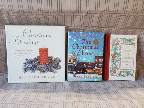 (C) 3 Piece Lot of Christmas Themed Books