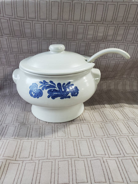 Pfaltzgraff "Yorktowne" Soup Tureen with Ladle