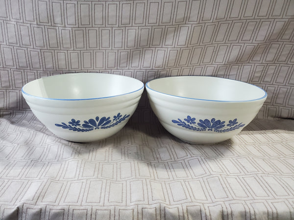 Pair of Pfaltzgraff "Yorktowne" Medium Mixing Bowls