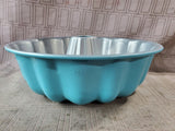 Pampered Chef Blue Fluted Cake Pan