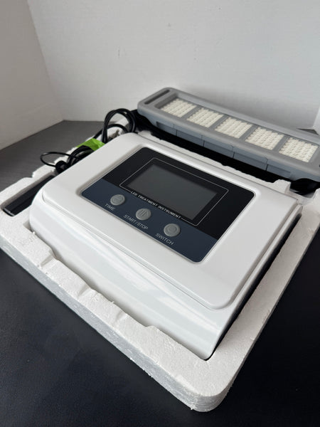 Hammacher Schlemmer LED Light Therapy & Fat Reducing Instrument & Belt