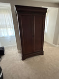 Armoire, Unbranded ***HEAVY ITEM***READ DETAILS ON PICK UP POLICY***