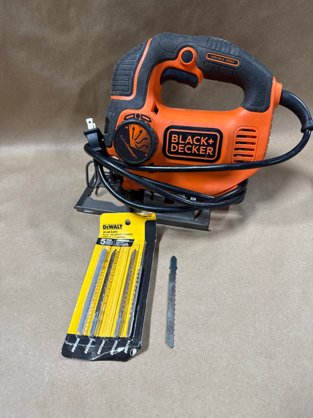 Black And Decker Curve Control Jig Saw With Blades WORKS