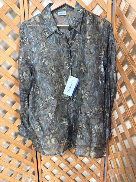 Woman’s Size 44 Floral Button Up Blouse