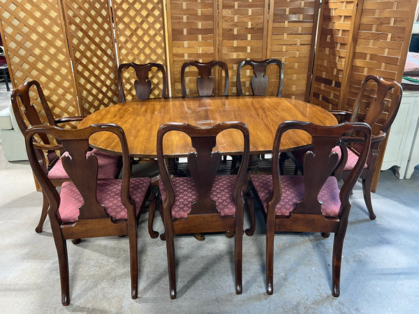 Double Pedestal Dining Table with (4) L:eaves and (8) Chairs ***HEAVY ITEM***