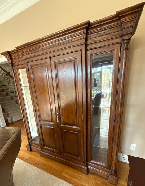 Armoire/Cabinet***HEAVY ITEM***READ DESCRIPTION***