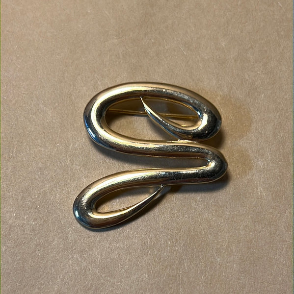 Gold Tone Swirl Pin