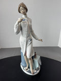 (A) Lladro Spain 5197 Female Physician Porcelain Figurine AS IS (READ DESCRIPTION CAREFULLY)