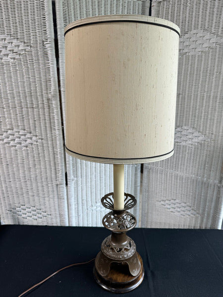 Wooden & Metal Floral Cutout Large Vintage Table Lamp (WORKS)