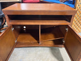 TV Console ***HEAVY ITEM***READ DETAILS ON PICK UP POLICY***