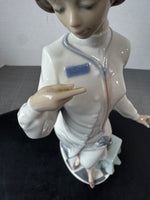 (A) Lladro Spain 5197 Female Physician Porcelain Figurine AS IS (READ DESCRIPTION CAREFULLY)