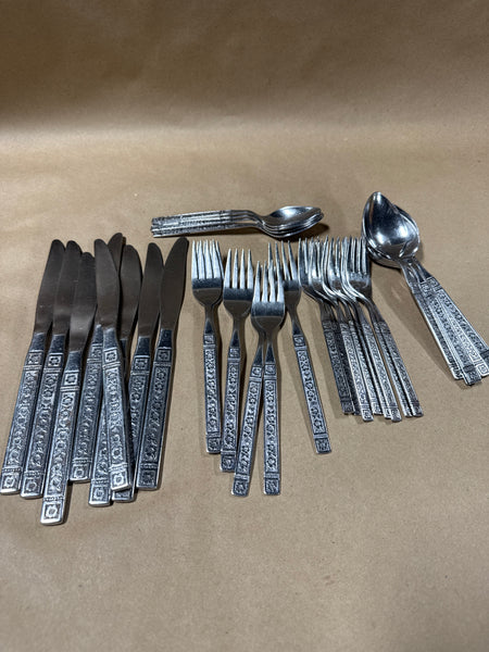 Lot Of Assorted Floral Silverware — 32 Pieces