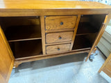 Liberty Furniture Industries Inc. 2 PC Oak Hutch***HEAVY ITEM***READ DETAILS ON PICK UP POLICY***