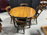 Round Dining Table with (3) Leaves and (6) Chairs***HEAVY ITEM***READ DETAILS ON PICK UP POLICY***