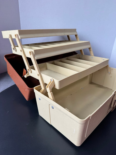 Plano Vintage Plastic Expanding Tackle Box – Williamsburg Estate Services