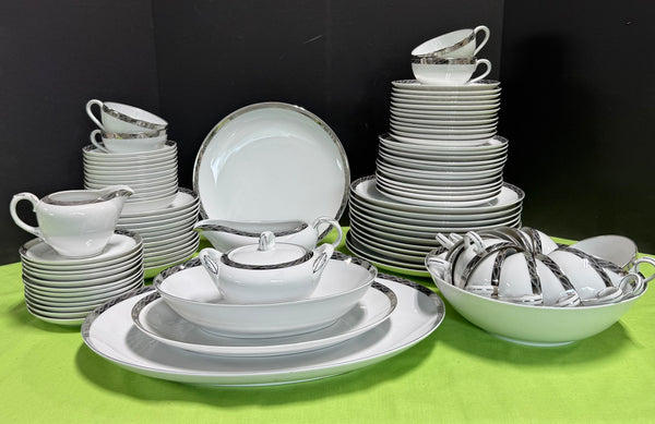96-Piece Fukagawa Arita Japan Pattern 917 China Set