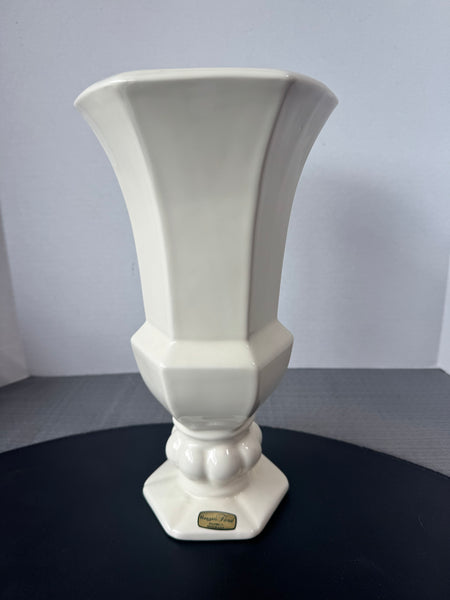 (A) Haeger Vintage Cream Pottery Urn Vase