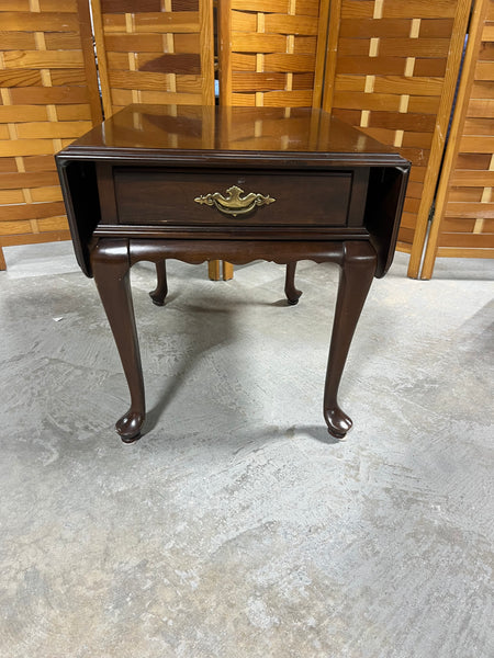 Ethan Allen Drop Side End Table with Drawer