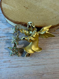 Gigi Giusti Gold Tone Guardian Angel Vintage Brooch with Glitter Stars